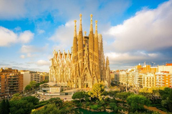 Barcelona: Gaudí’s Sagrada Família Fast-Track Guided Tour