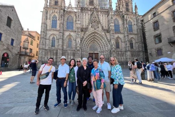 Barcelona & Sagrada Familia Half-Day Tour with Hotel Pickup