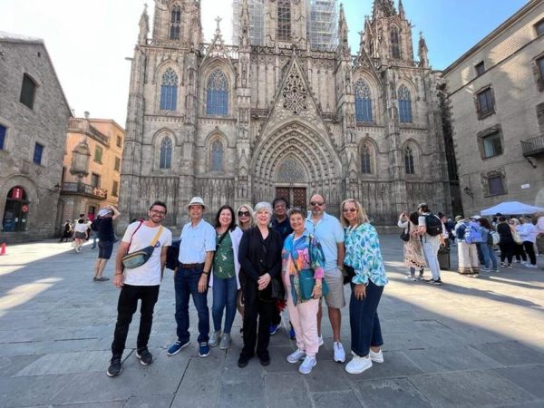 Barcelona & Sagrada Familia Half-Day Tour with Hotel Pickup