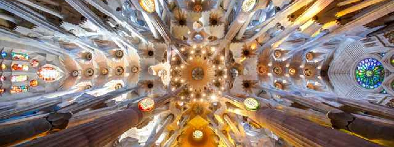 Experience the Interior’s Play of Light